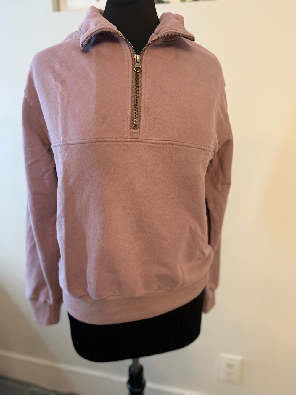Women’s size M purple Pullover Half-Zip Sweatshirt